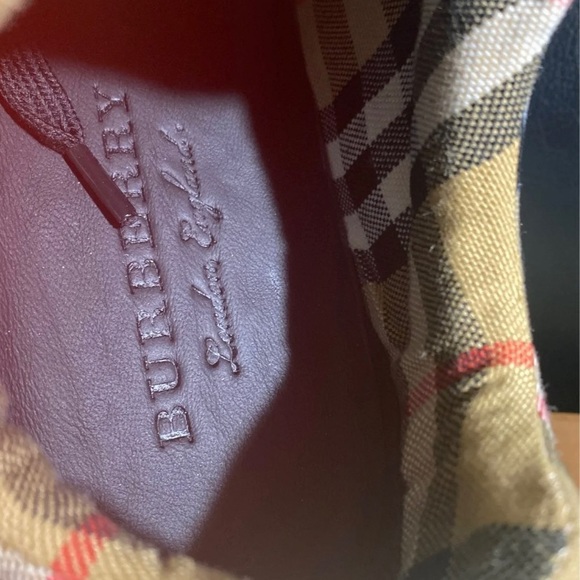 Burberry Vintage Sneakers - Picture 8 of 9